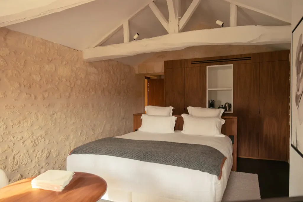 Chambre de l’hébergement du Château Fonroque